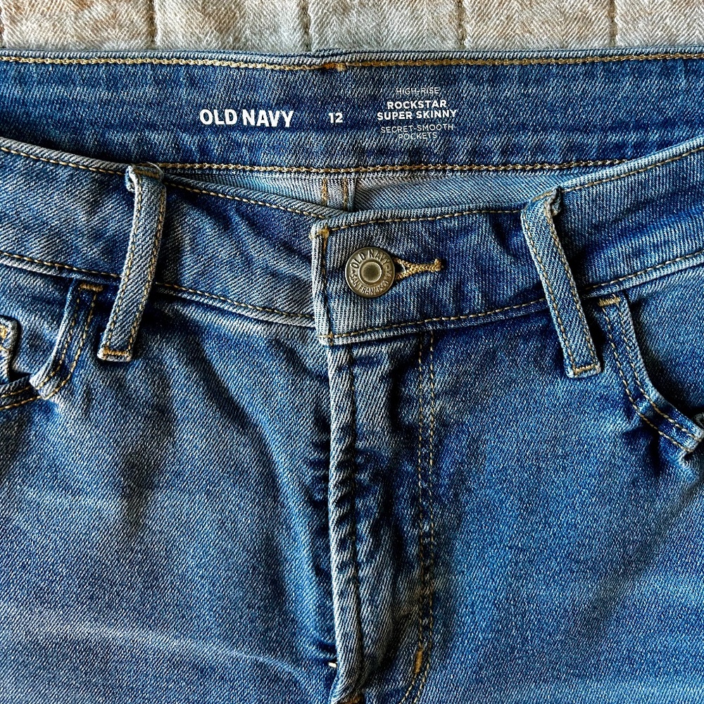 Old Navy High Rise Rockstar Super Skinny Jeans - Medium Wash - Women's Size 12